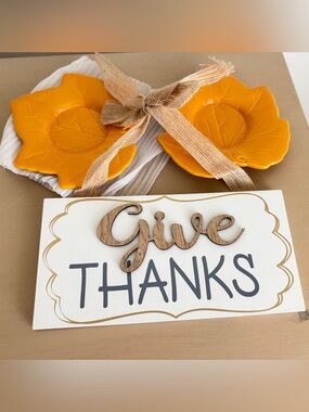Hallmark 2-fall leaf dishes with a Joann “Give Thanks” Plaque